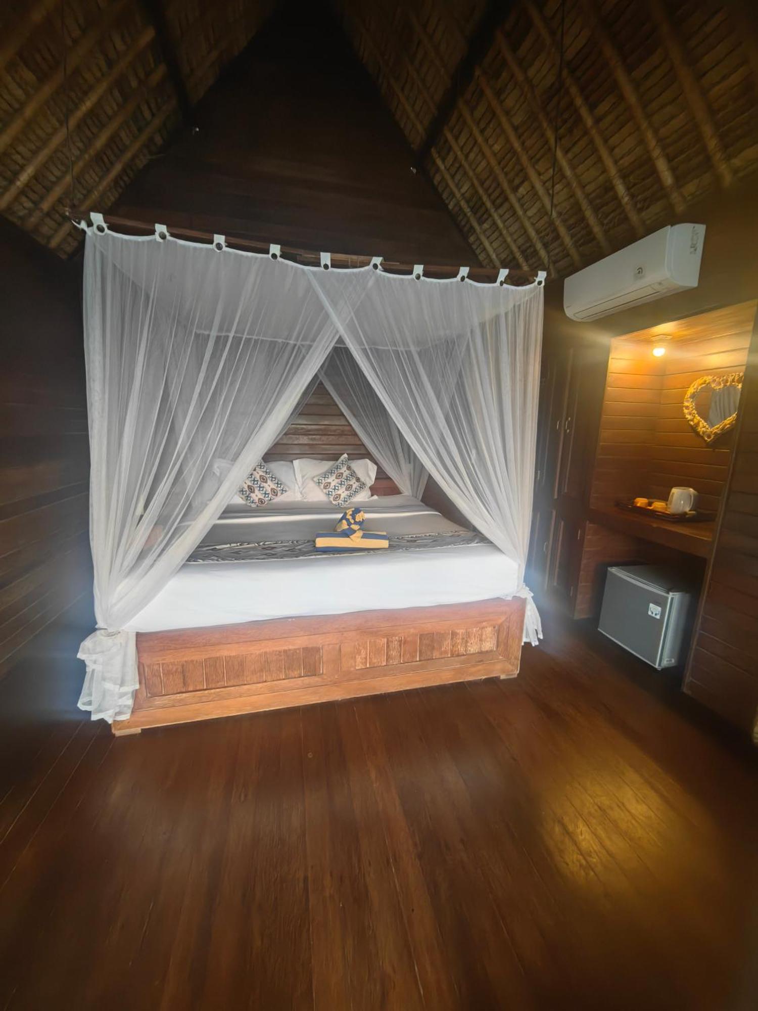 The Dafish Ceningan Hotel Ceningan Island Екстериор снимка